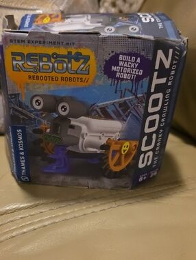 NWT Rebotz Scobot Motorized Crawling Robot Kit - White & Orange
